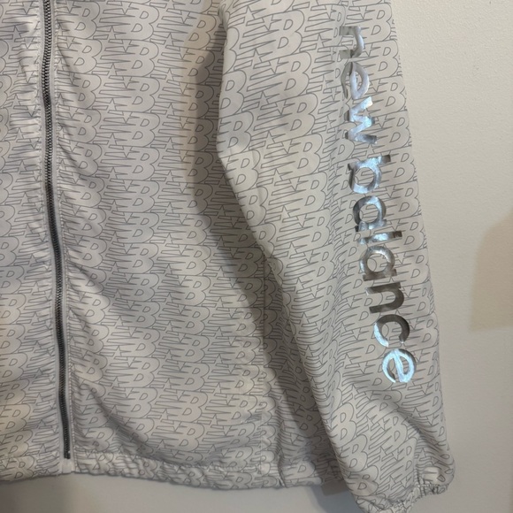 New Balance Hooded Windbreaker Jacket L All-Over Print Full Zip - Picture 4 of 13